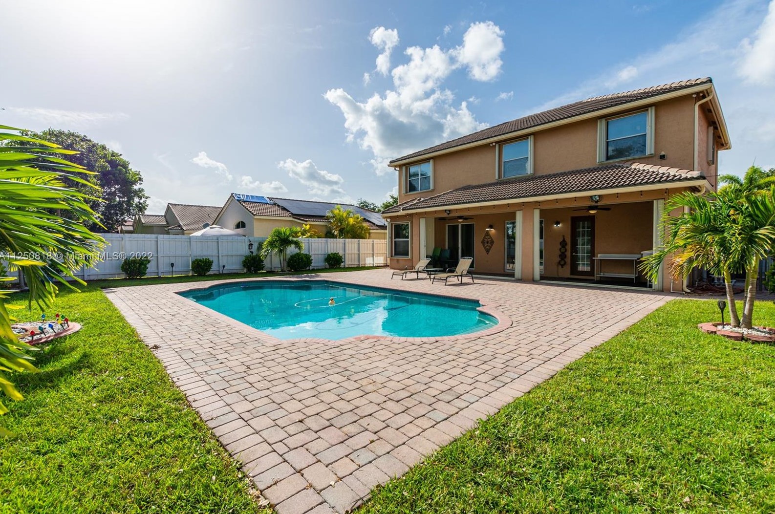 19270 29 Ct, Hollywood FL 33029-2474 exterior