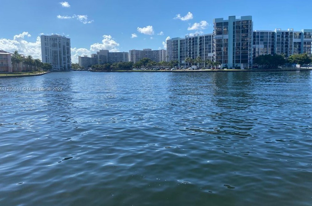 3800 Ocean Dr, Hollywood FL 33019-2904 exterior