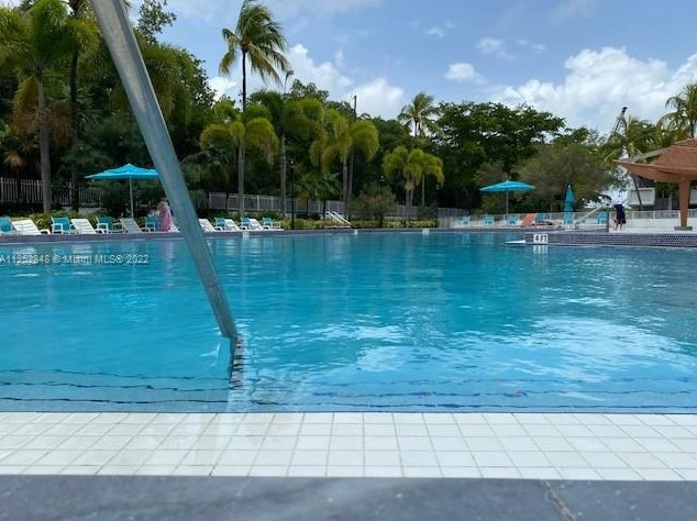 100 Bayview Dr, Miami FL 33160-4772 exterior