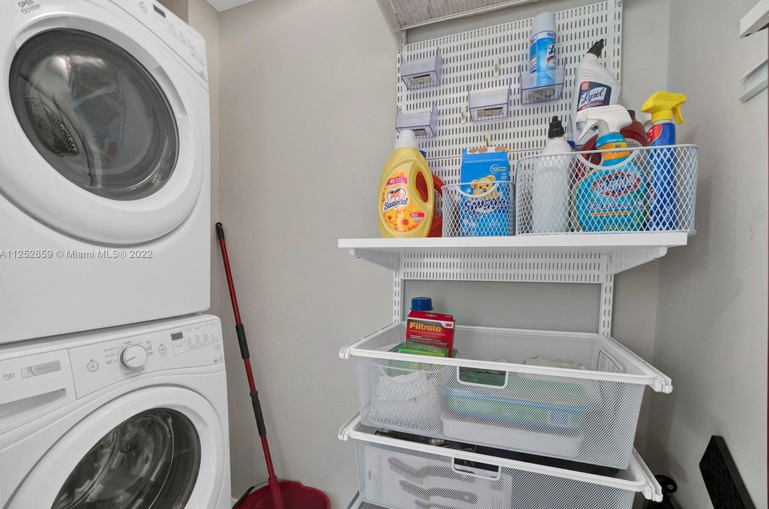 400 Sunny Isles Blvd, Miami FL 33160-4212 exterior