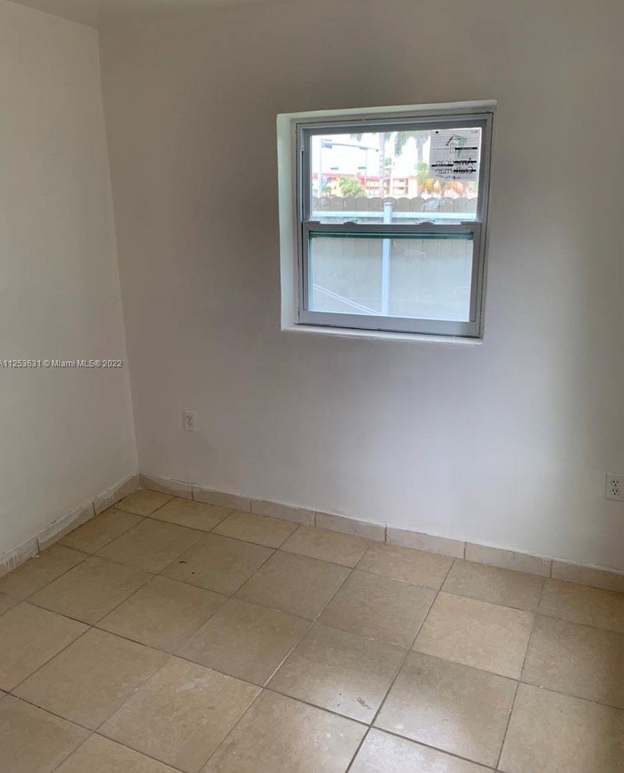 1049 95 St, Miami FL 33138-2547 exterior