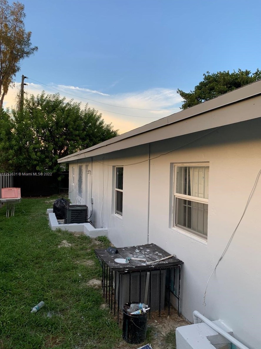 1049 95 St, Miami FL 33138-2547 exterior