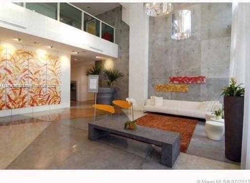 234 3rd St, Miami FL  33132-2215 exterior