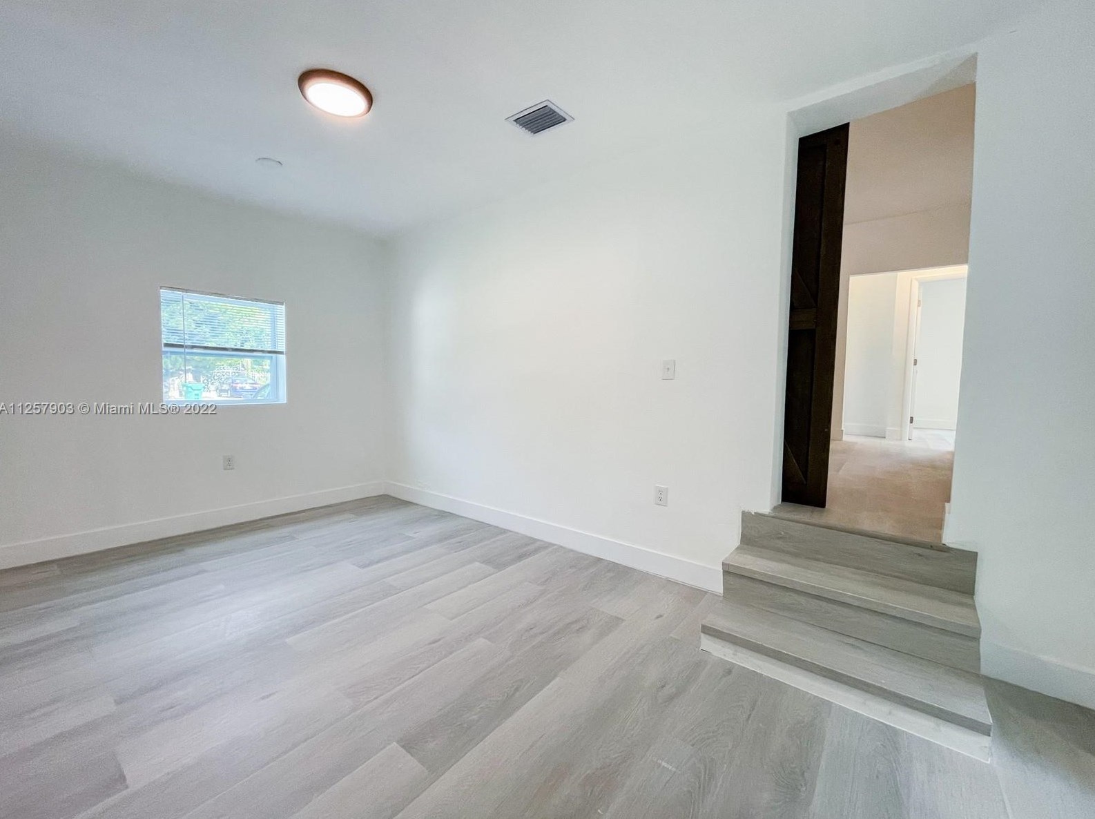 10544 6th Ave, Miami FL  33138-2050 exterior