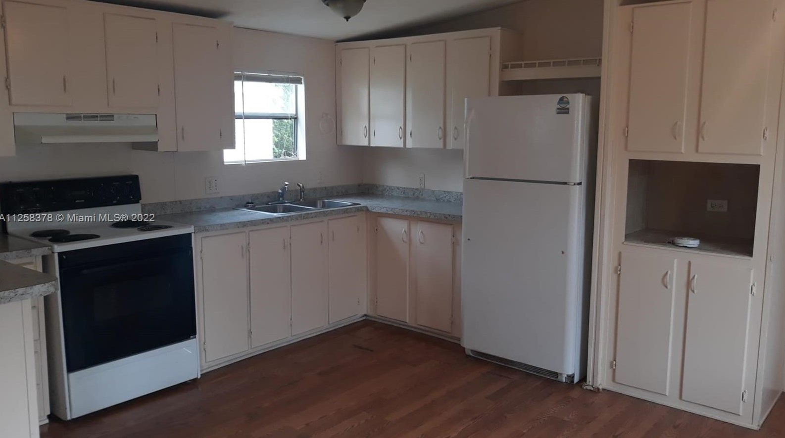 8144 Hewitt St, Jacksonville FL  32244-1230 exterior