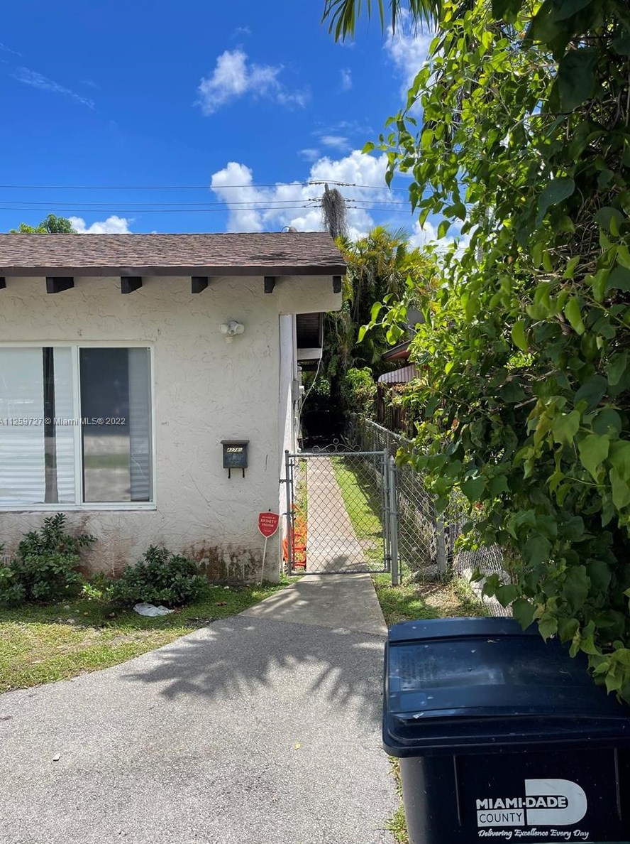 4278 9th Ter, Miami FL 33134-2626 exterior