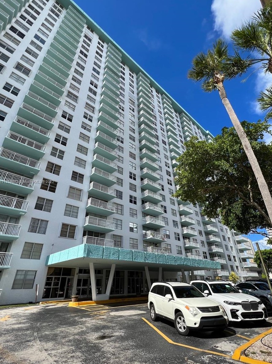 301 174th St, Miami FL  33162-1873 exterior