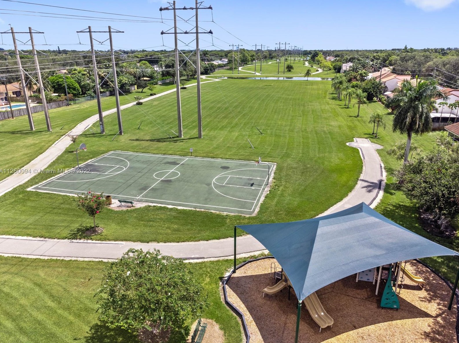 2588 Garden Ct, Hollywood FL 33026-3655 exterior