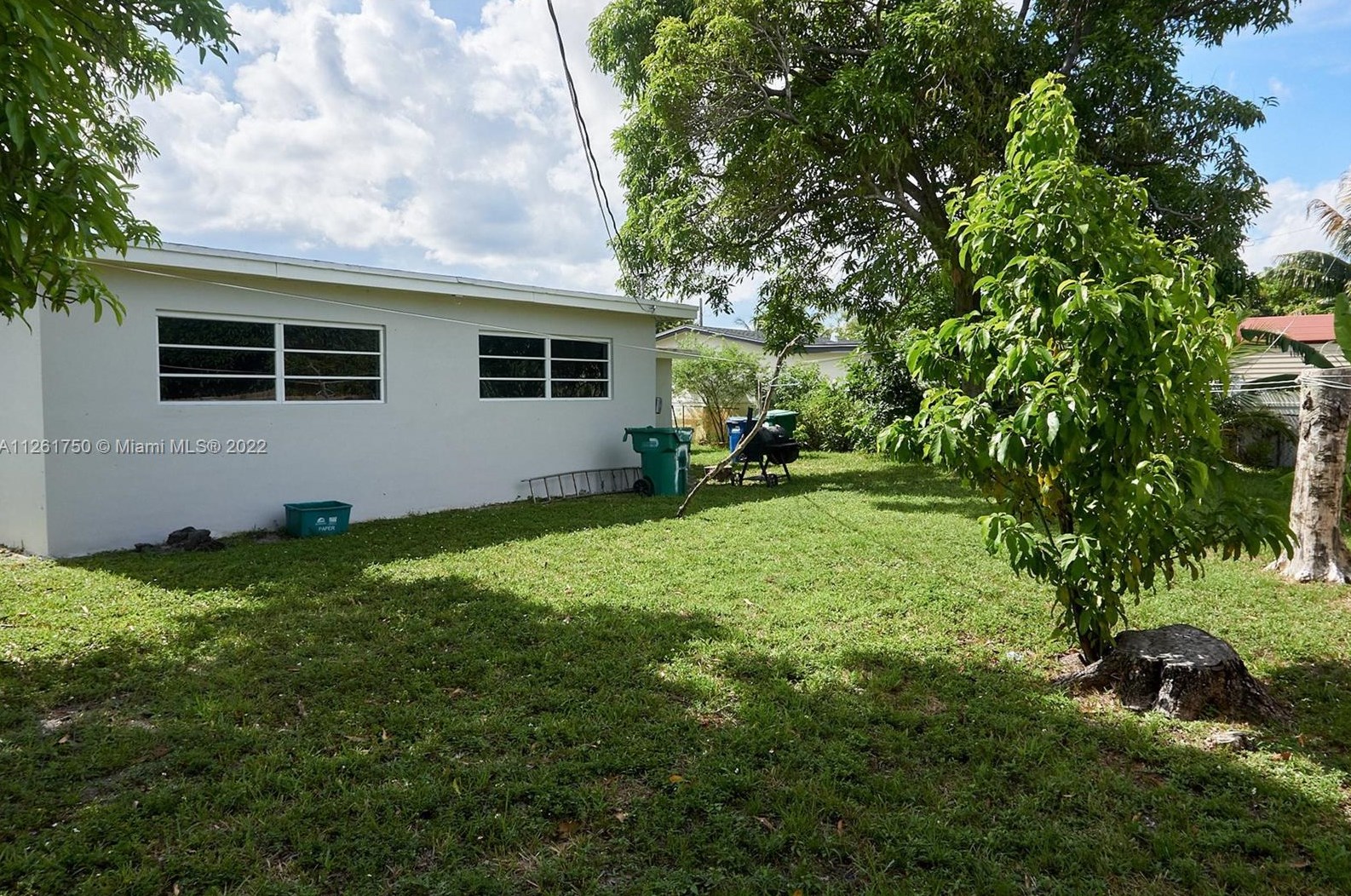 17041 9th Pl, Miami FL  33169-5250 exterior