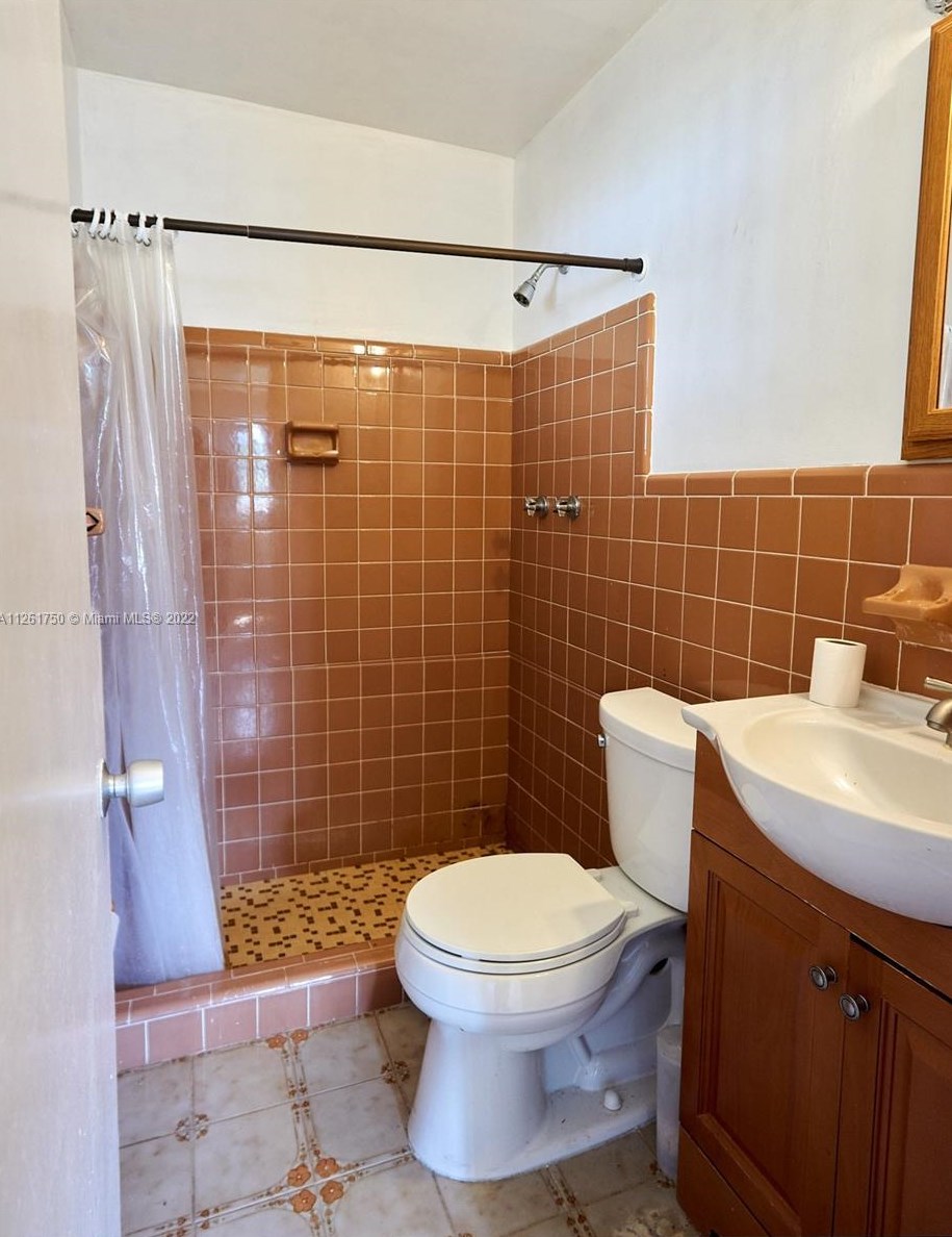 17041 9th Pl, Miami FL  33169-5250 exterior