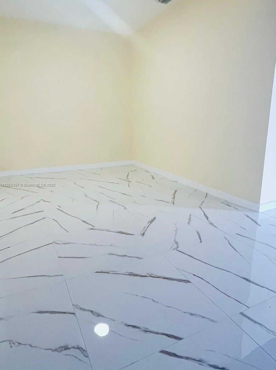 1655 175th St, Miami FL  33162-1442 exterior