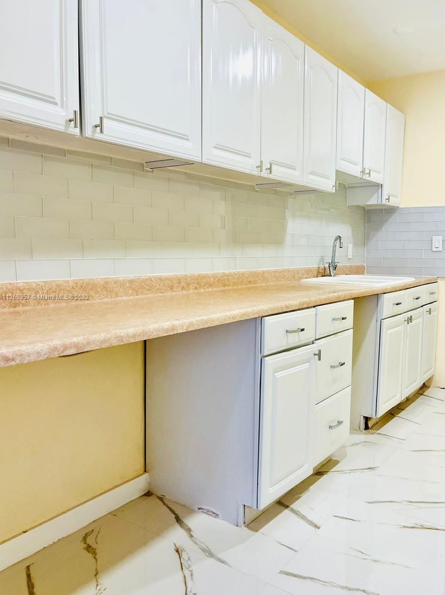 1655 175th St, Miami FL  33162-1442 exterior