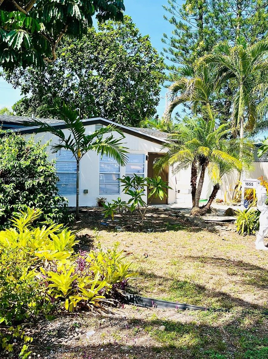 1655 175th St, Miami FL  33162-1442 exterior