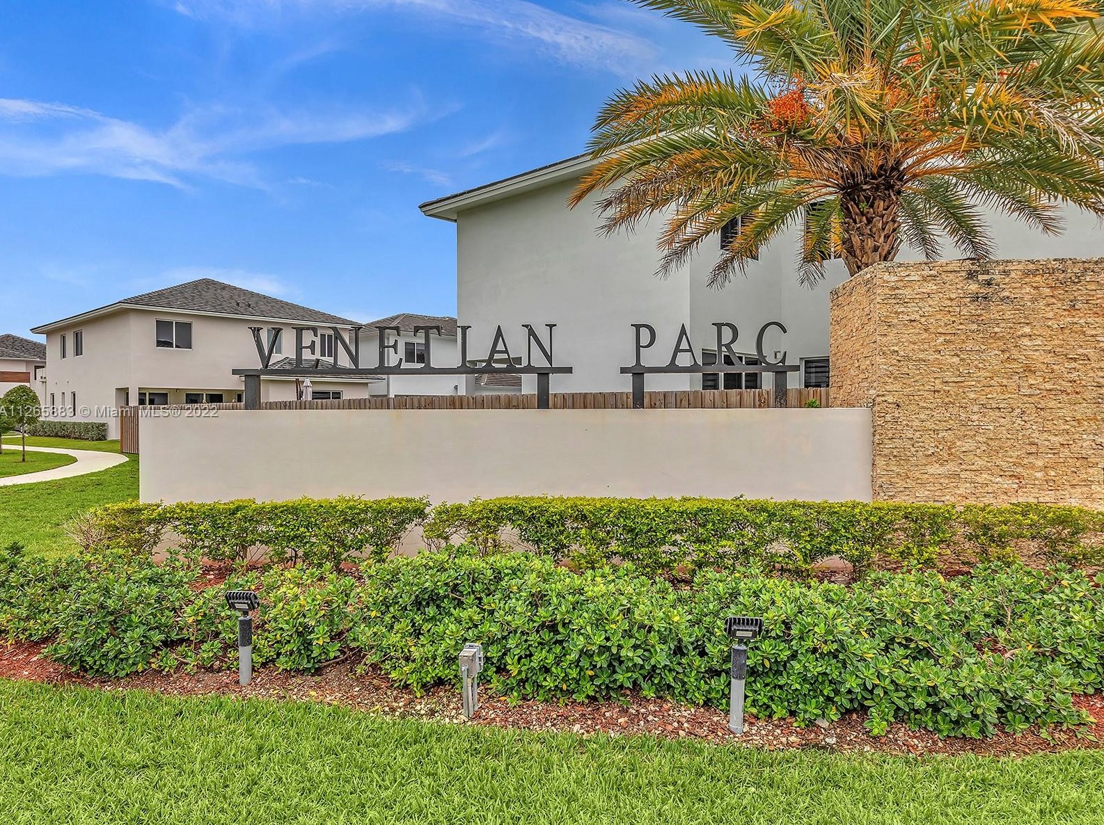 15012 177th Ter, Miami FL  33187-7704 exterior