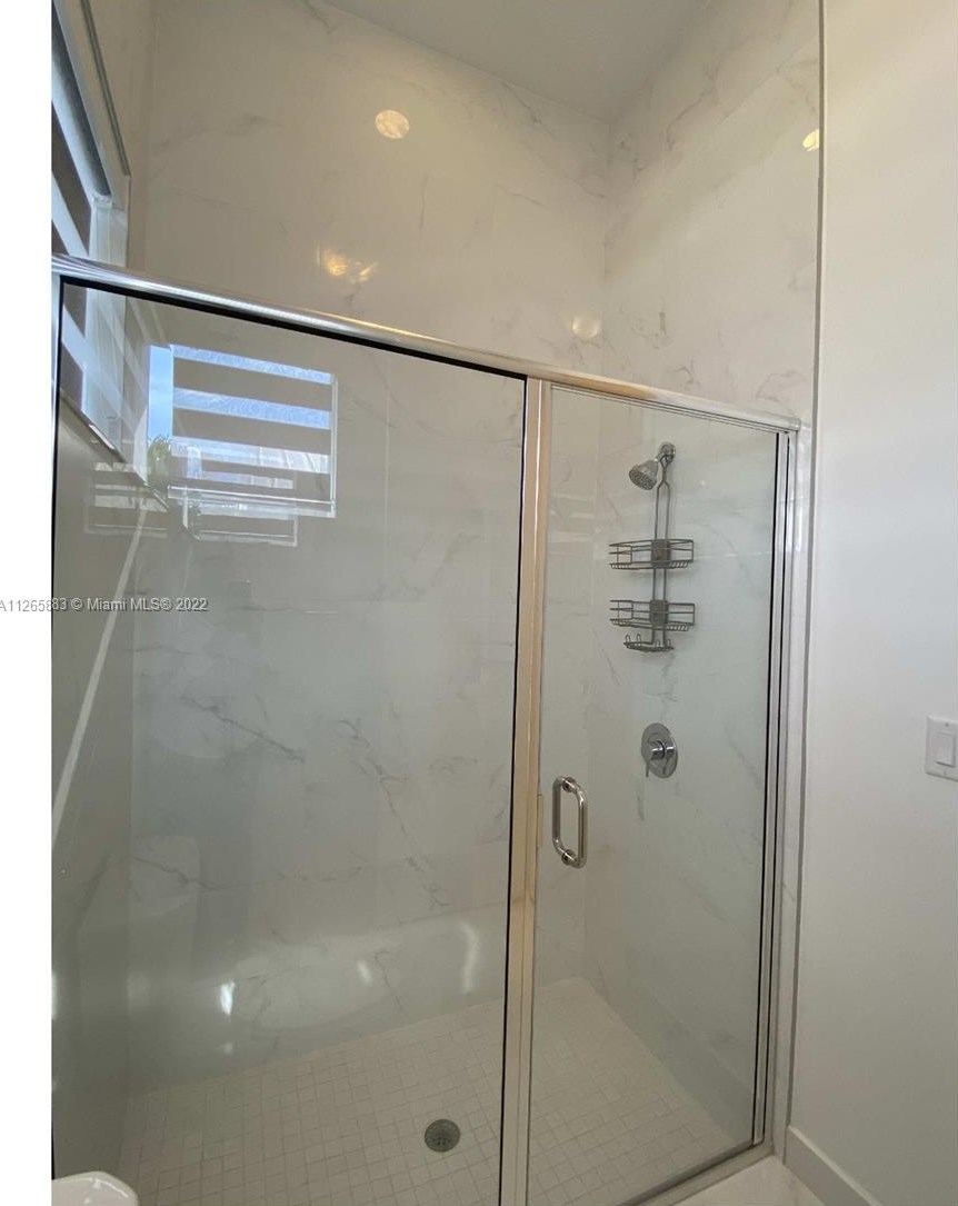 15012 177th Ter, Miami FL  33187-7704 exterior