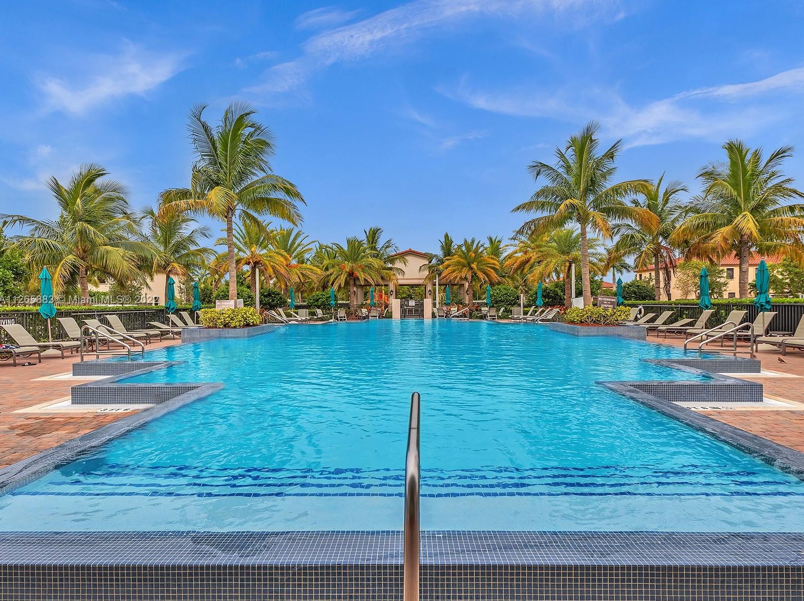 15012 177th Ter, Miami FL  33187-7704 exterior