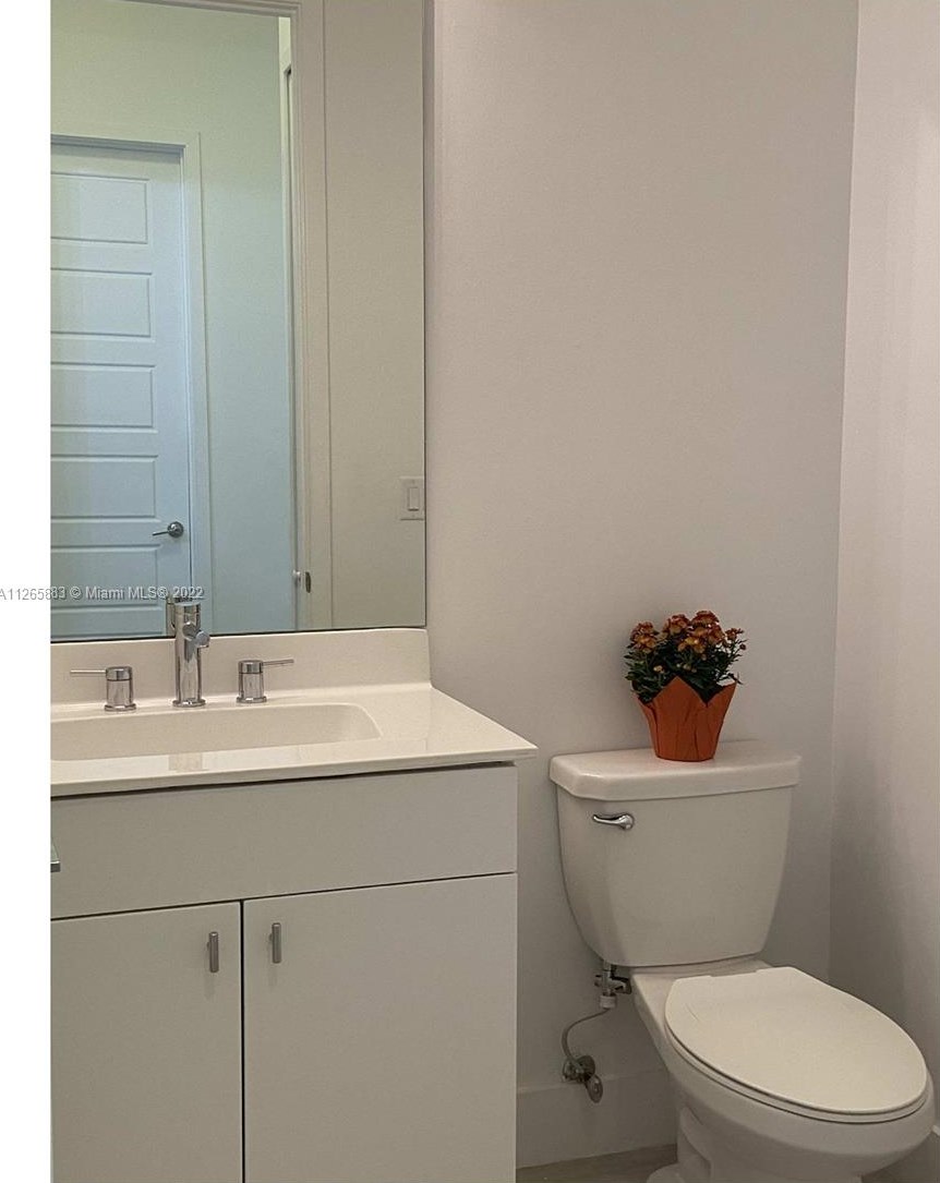 15012 177th Ter, Miami FL  33187-7704 exterior