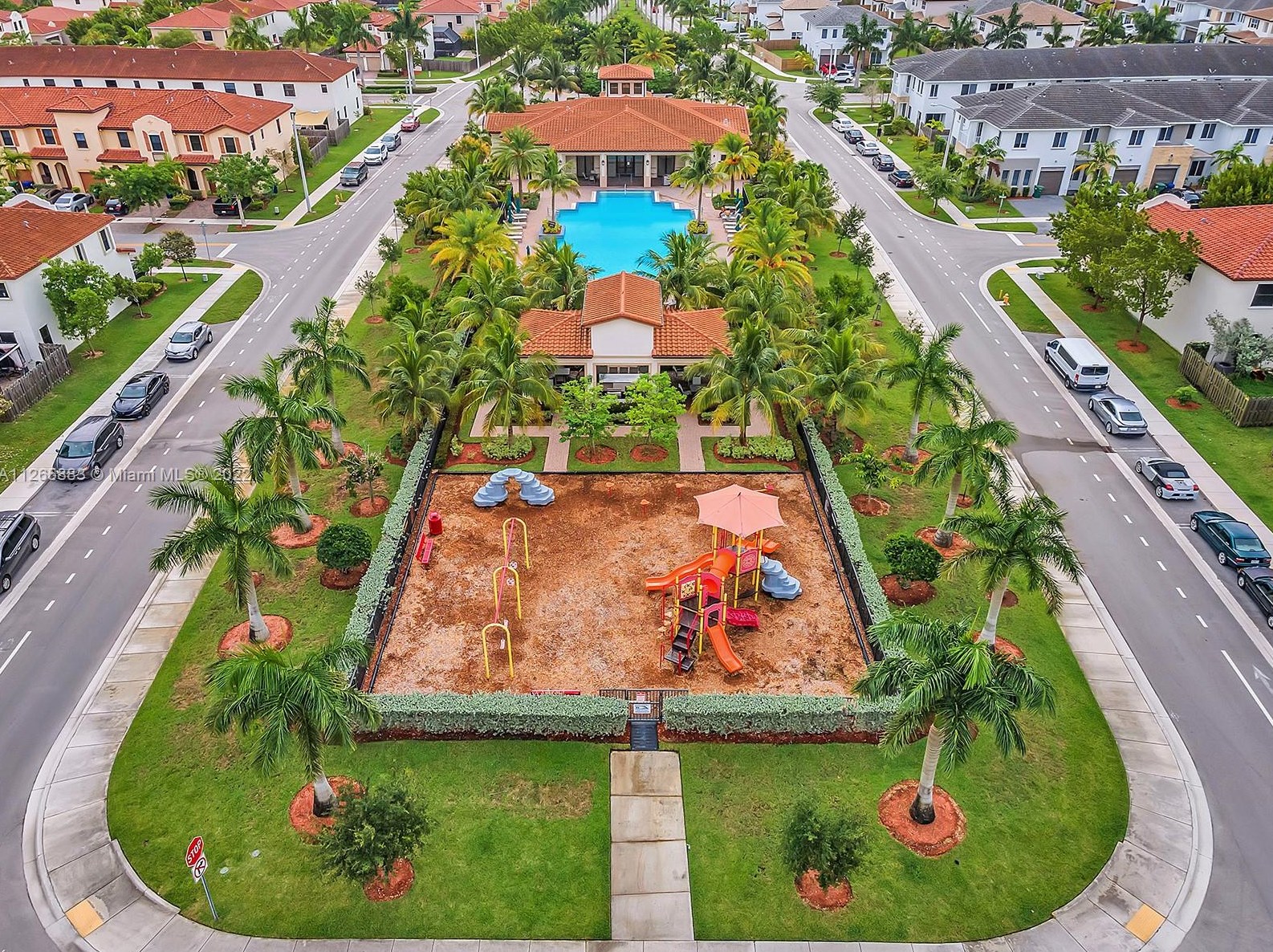 15012 177th Ter, Miami FL  33187-7704 exterior