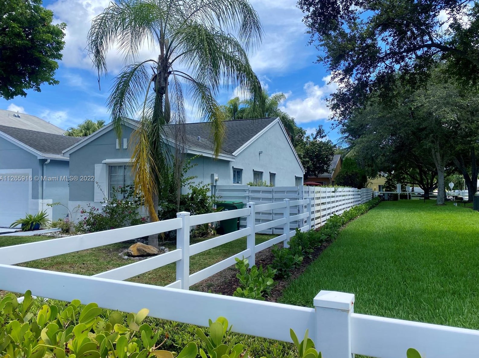 14463 138 Ct, Miami FL  33186-7217 exterior