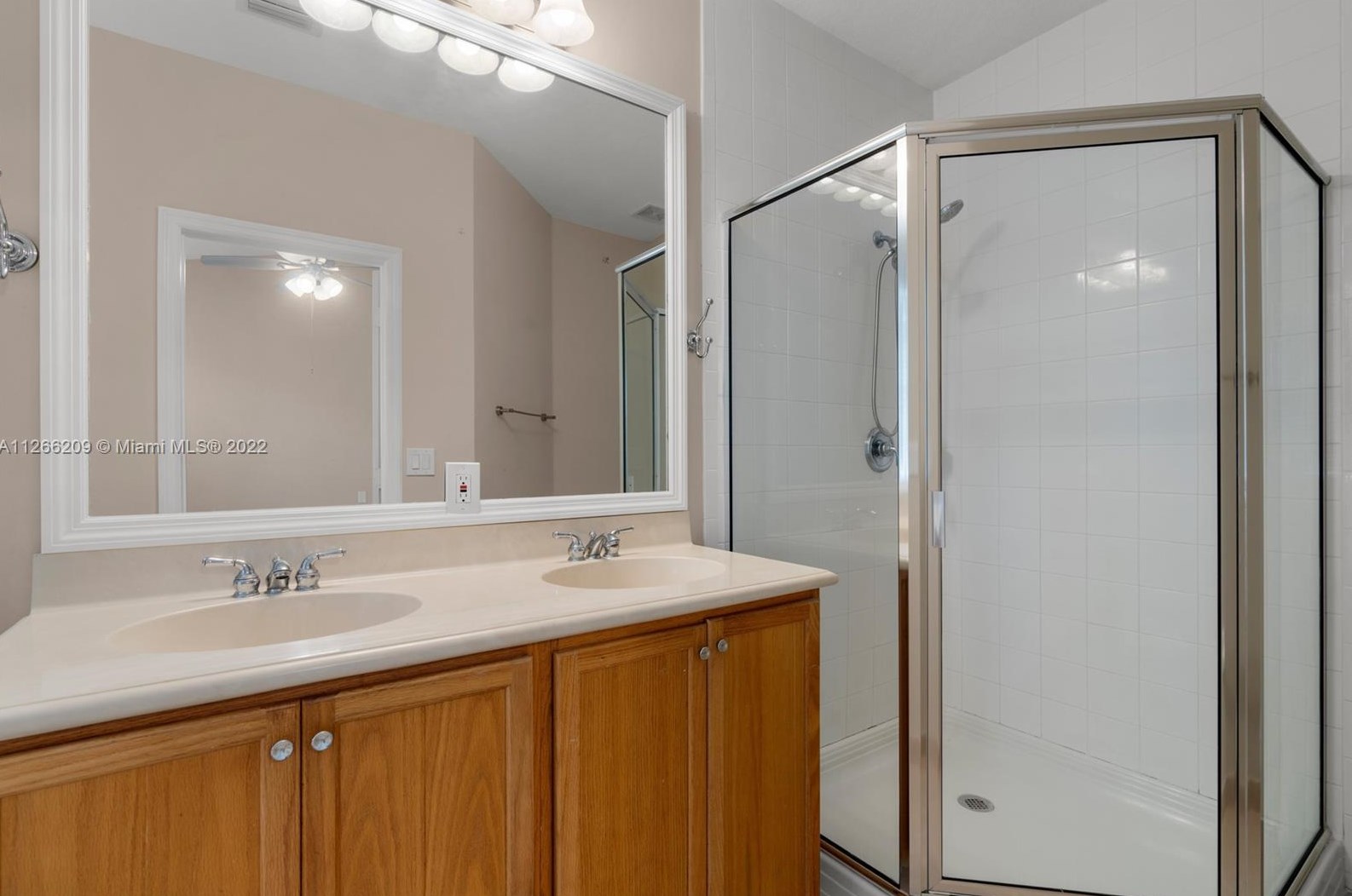 121 Harbors Way, Boynton Beach FL  33435-2400 exterior