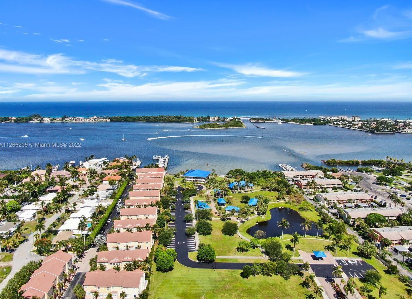 121 Harbors Way, Boynton Beach FL  33435-2400 exterior