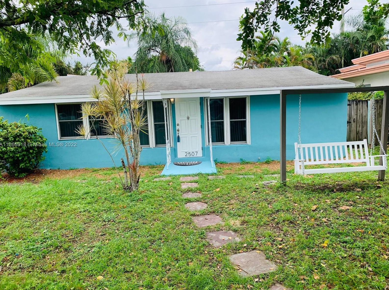 2507 Arthur St, Hollywood FL  33020-3011 exterior