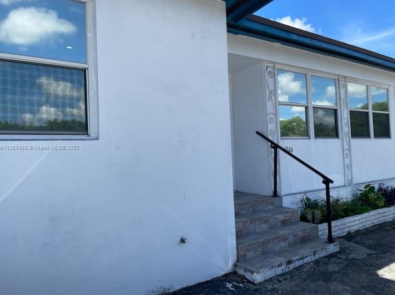 1844 Sheridan St, Hollywood FL  33020-2117 exterior