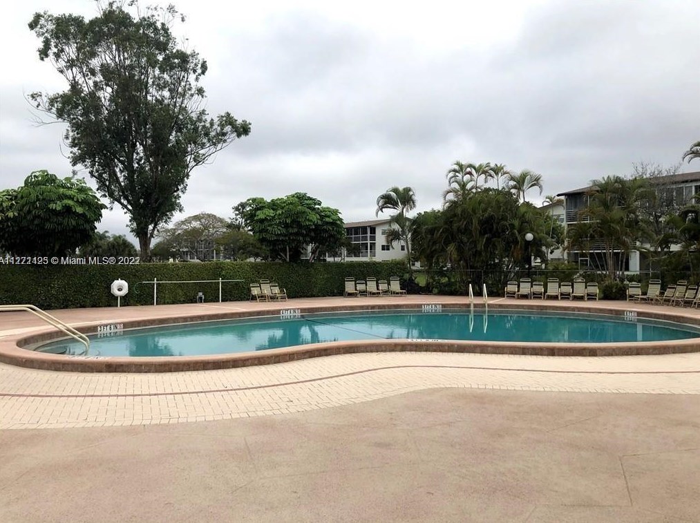 412 Mansfield J, Boca Raton FL  33434-4940 exterior