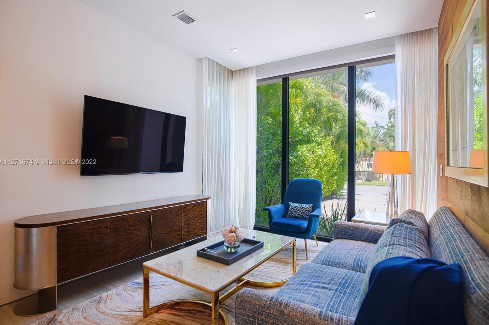 5061 Bay Rd, Miami FL  33140-2006 exterior