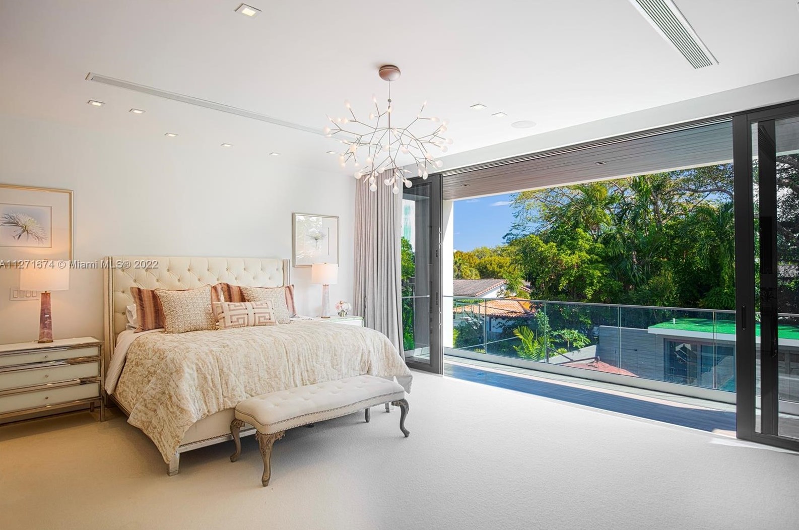 5061 Bay Rd, Miami FL  33140-2006 exterior