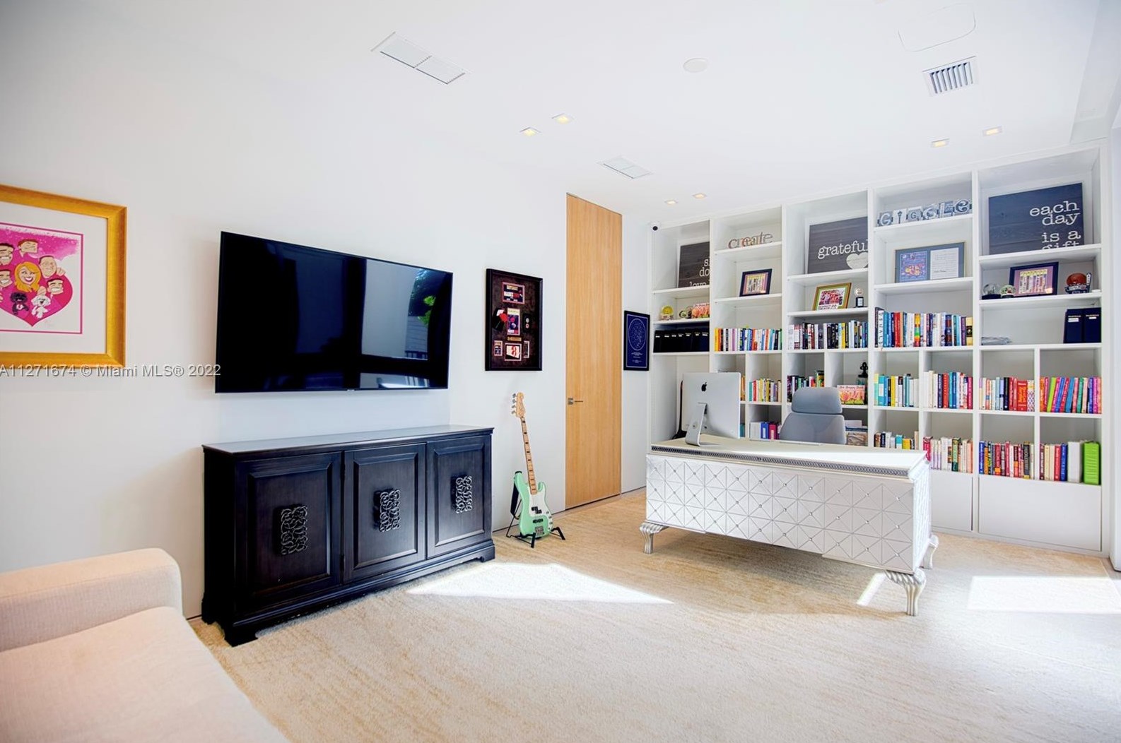 5061 Bay Rd, Miami FL  33140-2006 exterior