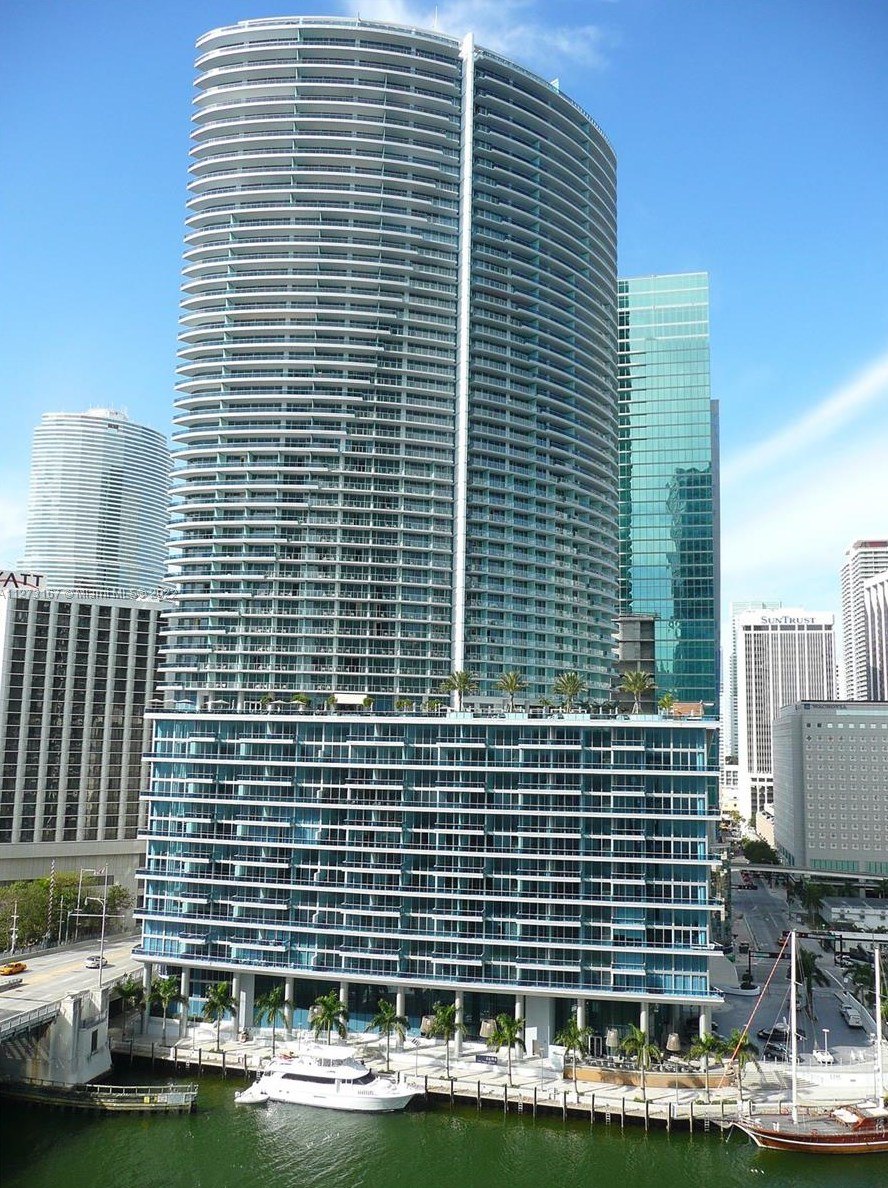 200 Biscayne Boulevard Way, Miami FL 33131-2154 exterior