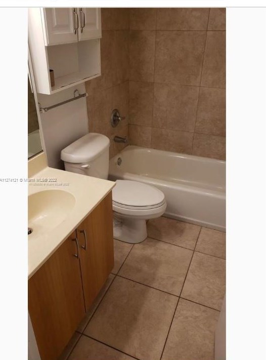 7501 Treasure Dr, Miami FL 33141-4310 exterior