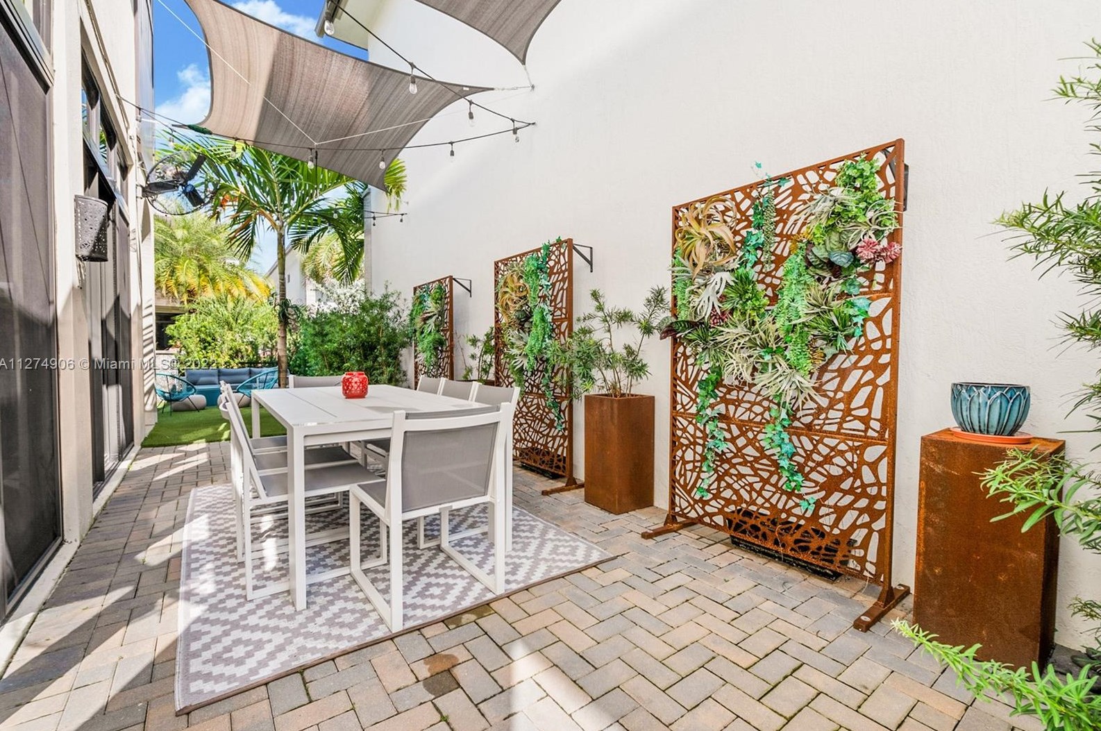 8253 44 Ter, Miami FL 33185-5323 exterior