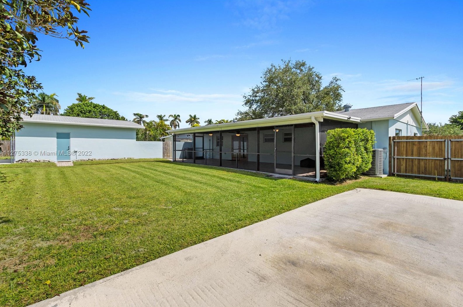 18432 92 Ct, Miami FL 33189-2463 exterior