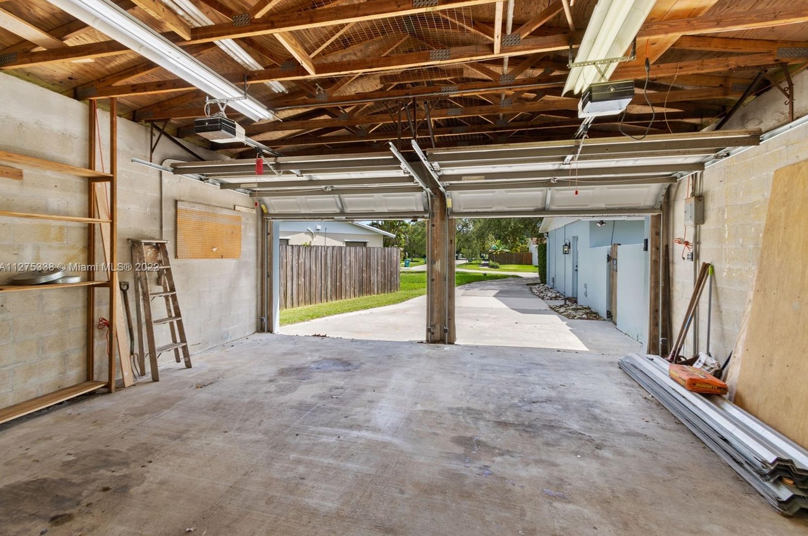 18432 92 Ct, Miami FL 33189-2463 exterior