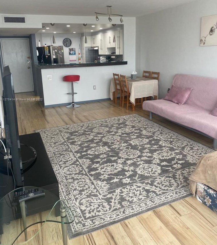 1351 Miami Gardens Dr, Miami FL 33179-4719 exterior