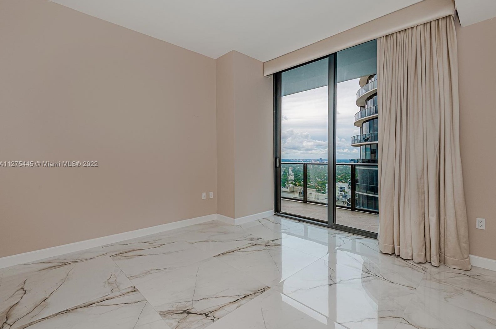 45 9th St, Miami FL  33132-1714 exterior