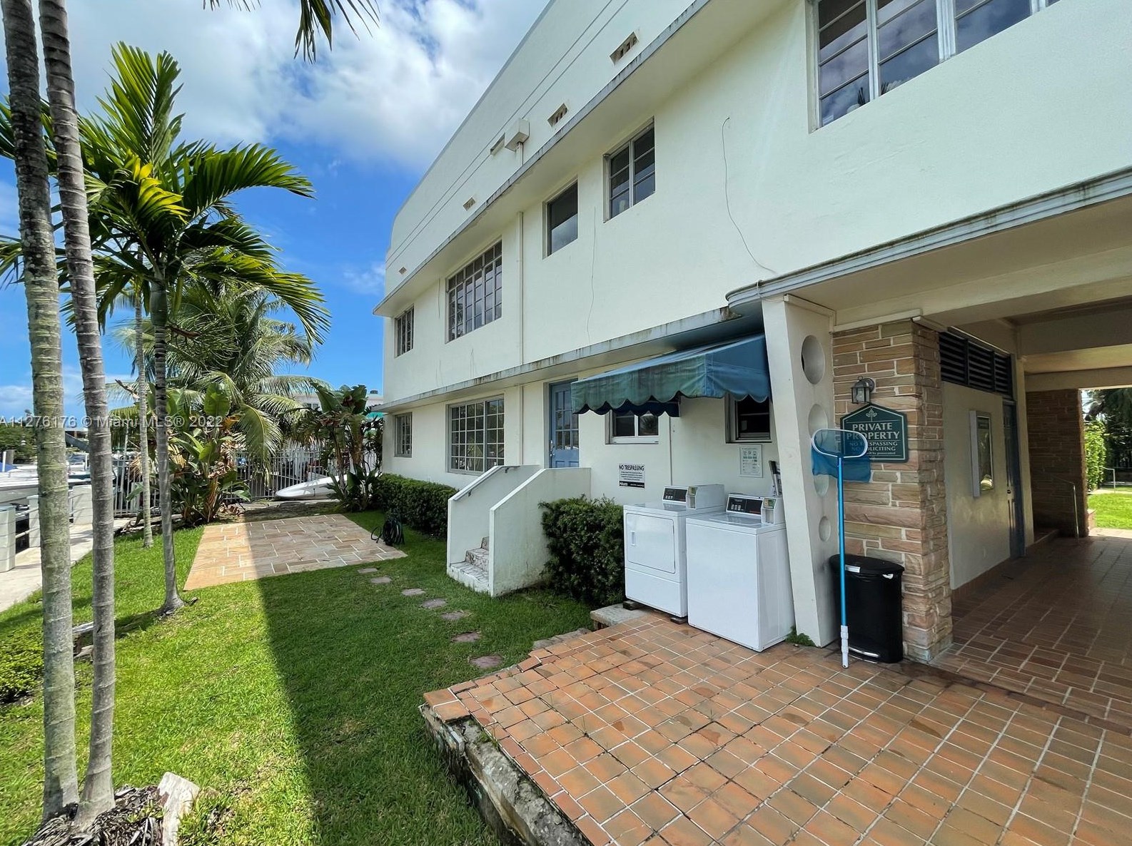 2133 Calais Dr, Miami FL  33141-3411 exterior