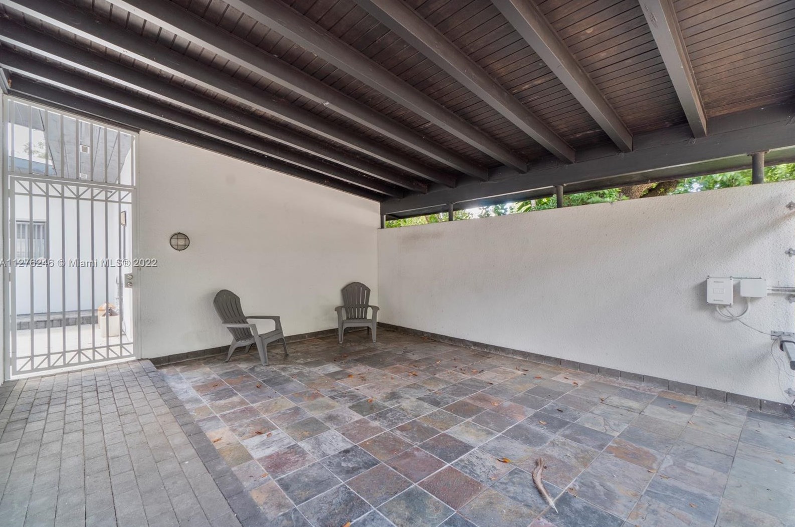 3200 Calusa St, Miami FL 33133-4731 exterior