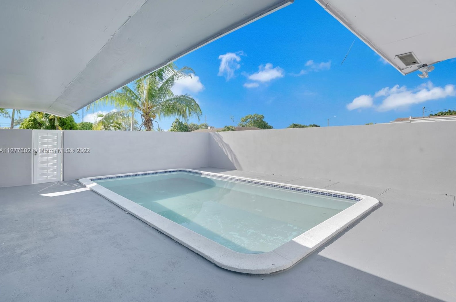 10475 152nd St, Miami FL  33157-1420 exterior