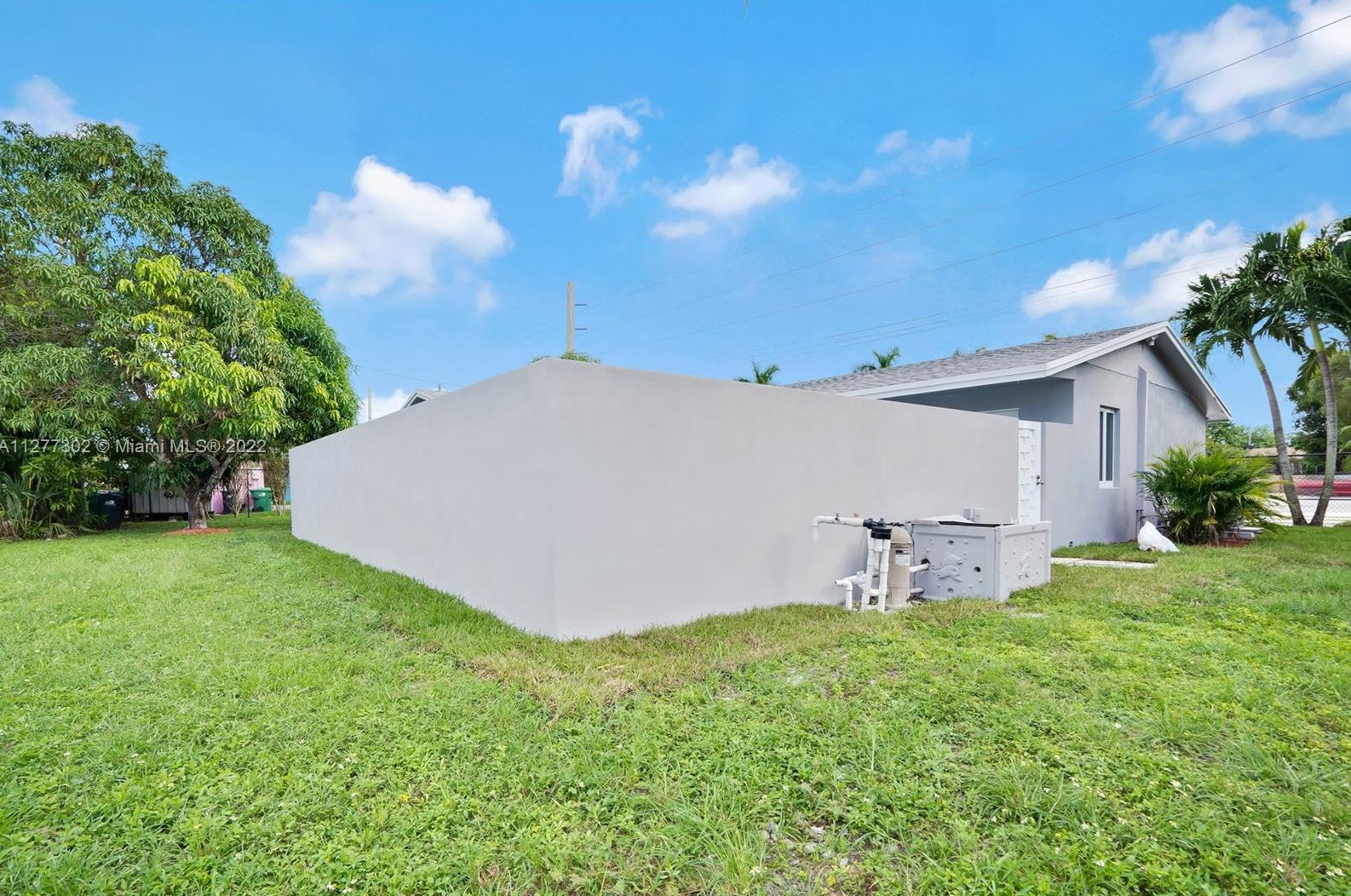 10475 152nd St, Miami FL  33157-1420 exterior