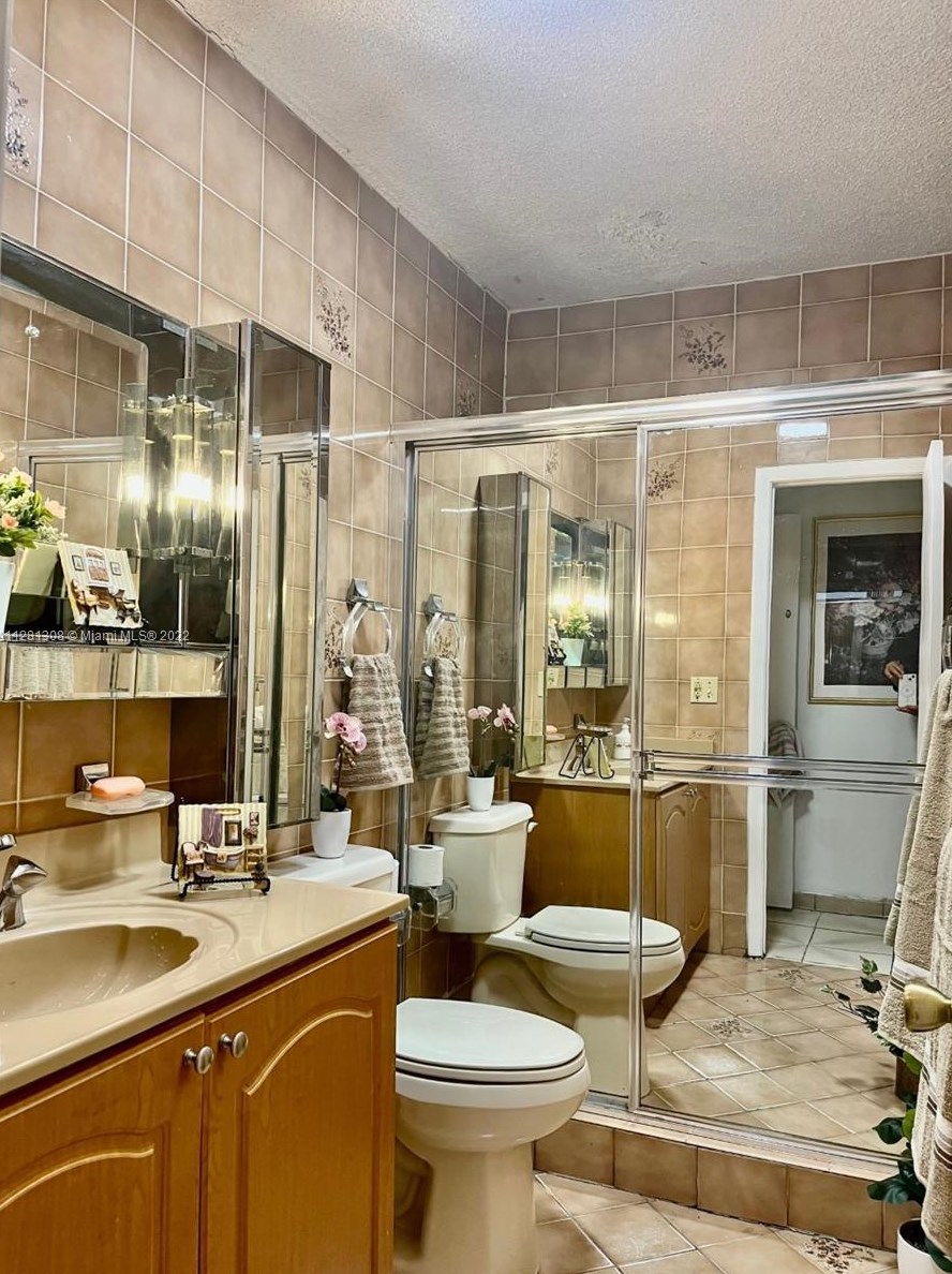 3440 18th St, Miami FL 33175-1501 exterior