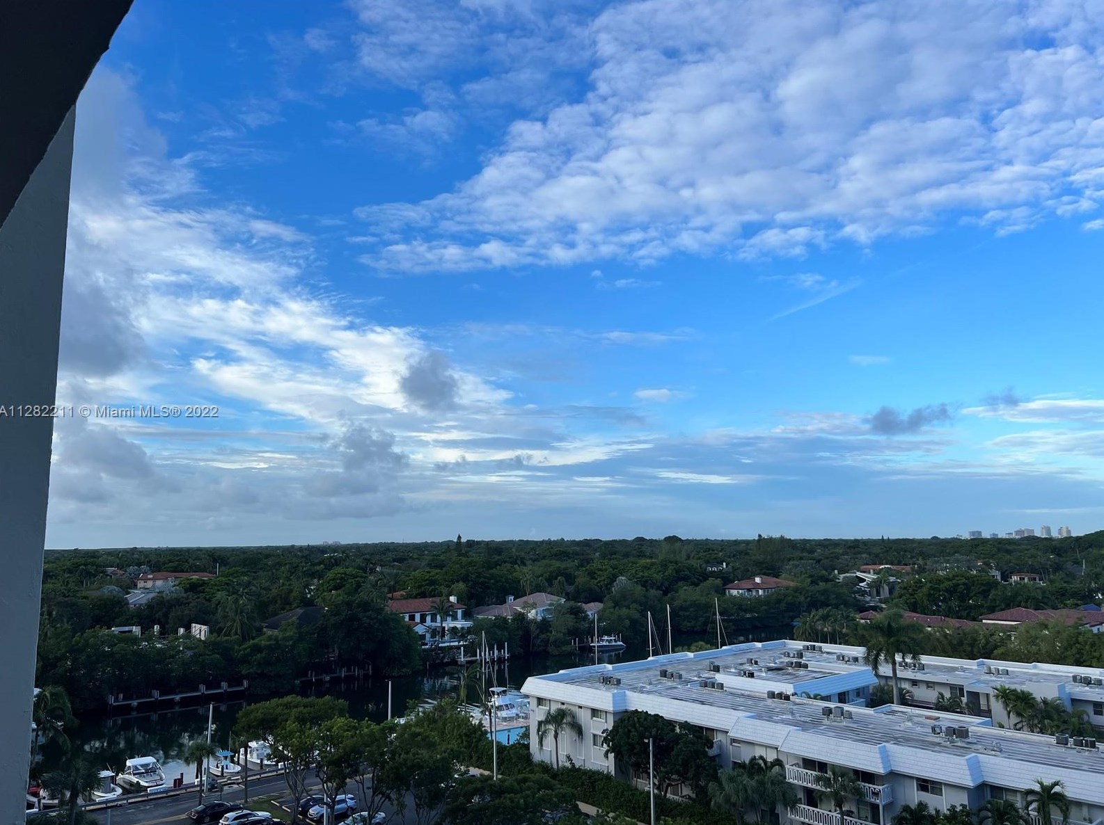 90 Edgewater Dr, Miami FL 33133-6942 exterior