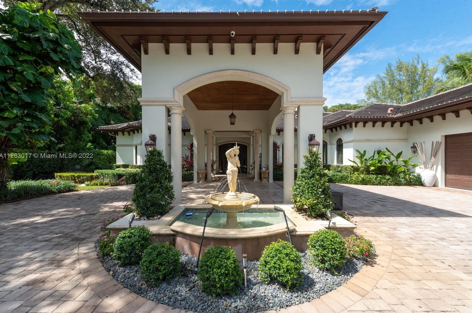 7010 71st Ct, Miami FL  33143-3044 exterior