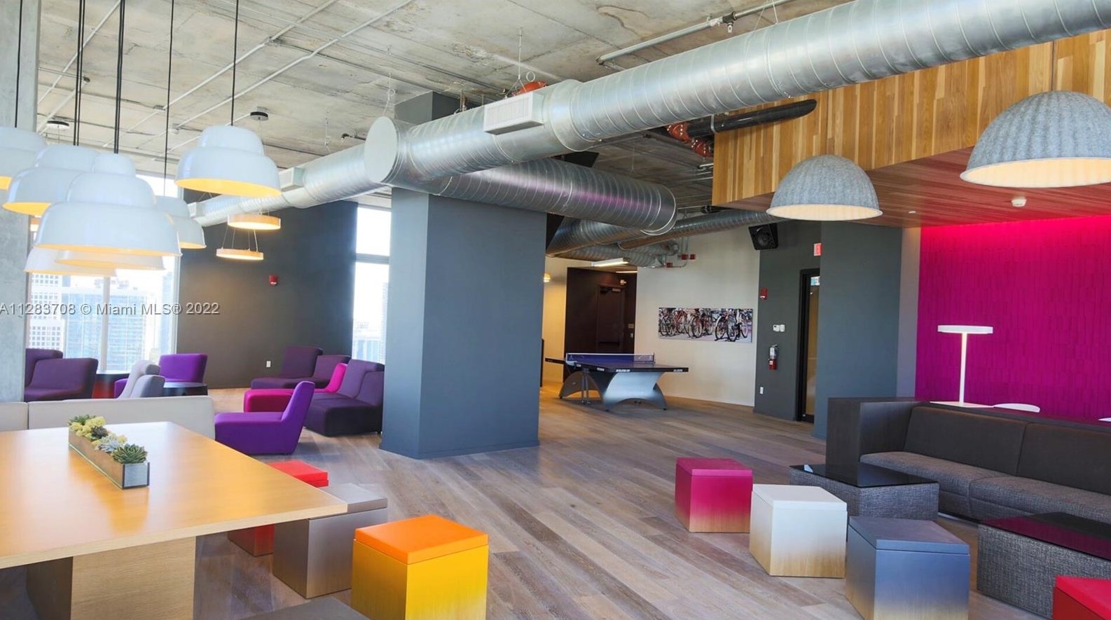 151 1st St, Miami FL 33132-2501 exterior