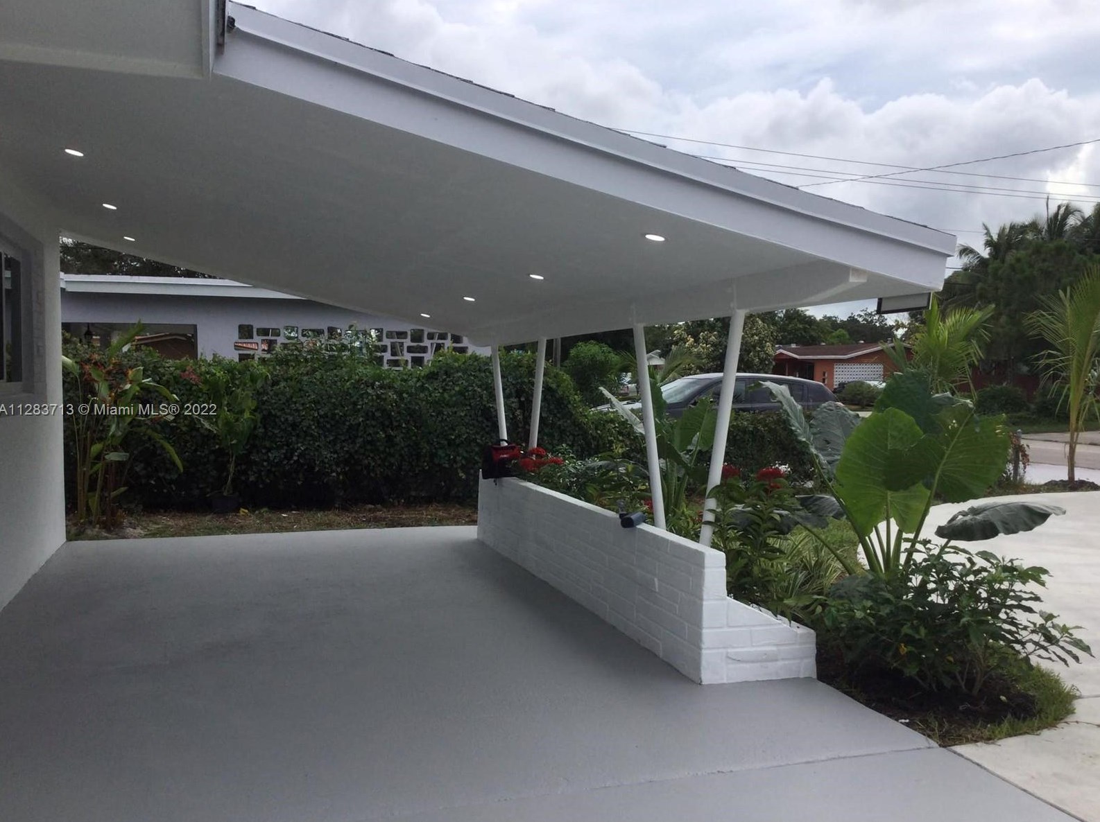 6711 Mcclellan St, Hollywood FL  33024-1829 exterior