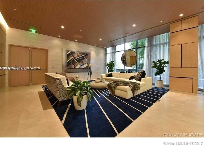 45 9th St, Miami FL  33132-1714 exterior