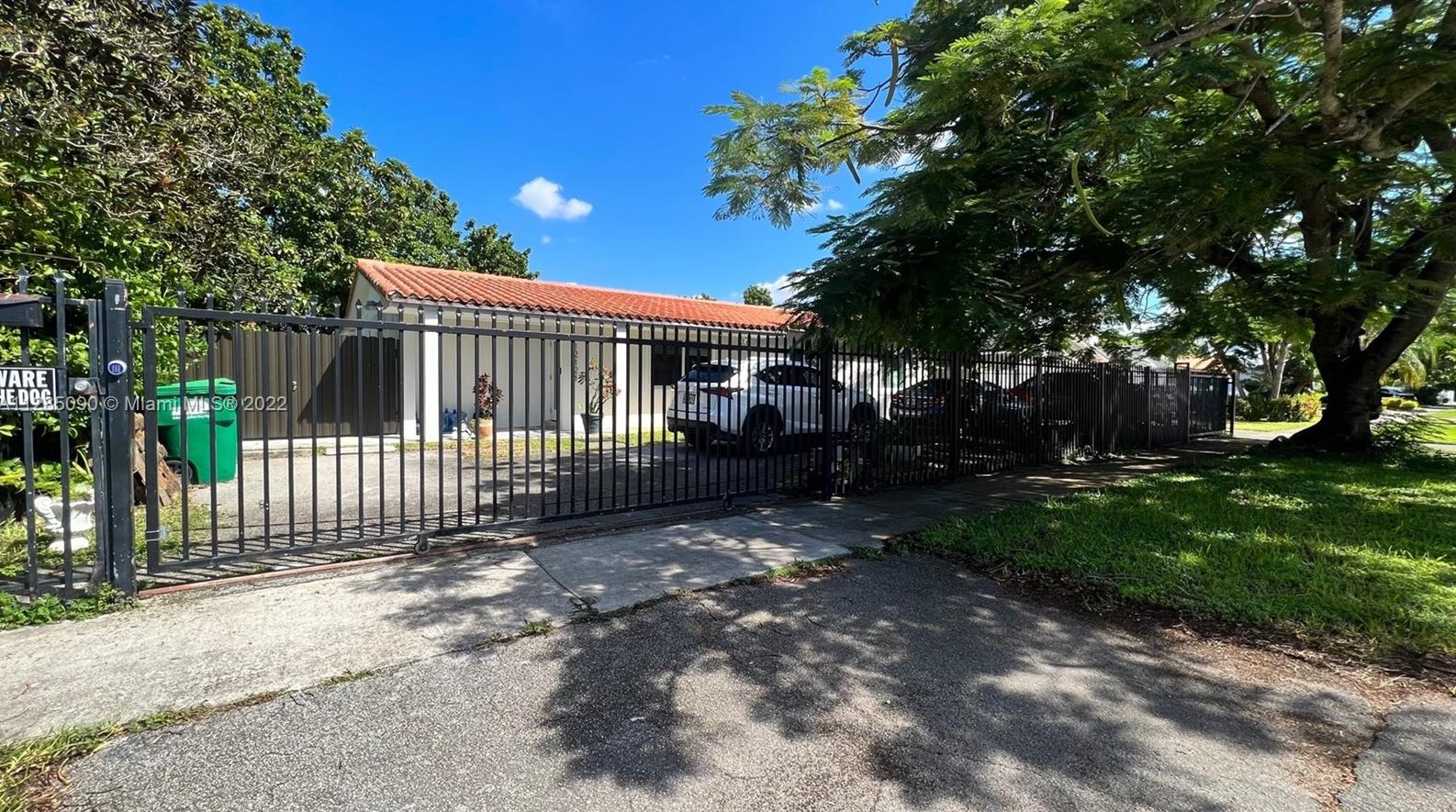 12121 31st Ter, Miami FL  33175-3127 exterior