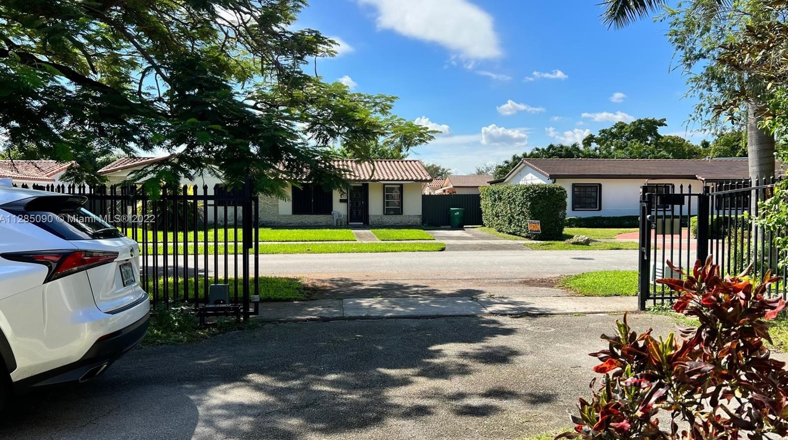 12121 31st Ter, Miami FL  33175-3127 exterior